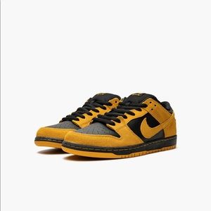 DUNK LOW PRO SB GOLD & BLACK